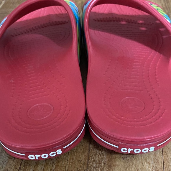 CROCS Red tropical print Slide Sandals size women’s 7 - Picture 2 of 9